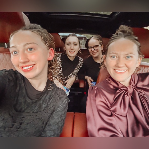 •Meet me• - Picture 3 of 10